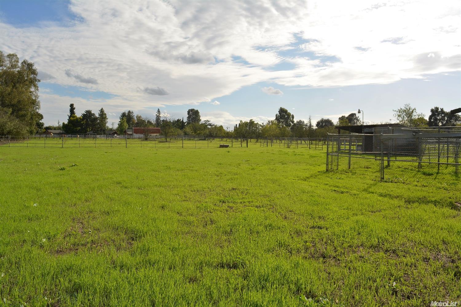 10020 E Comstock Rd, Stockton, CA 95215 photo 19