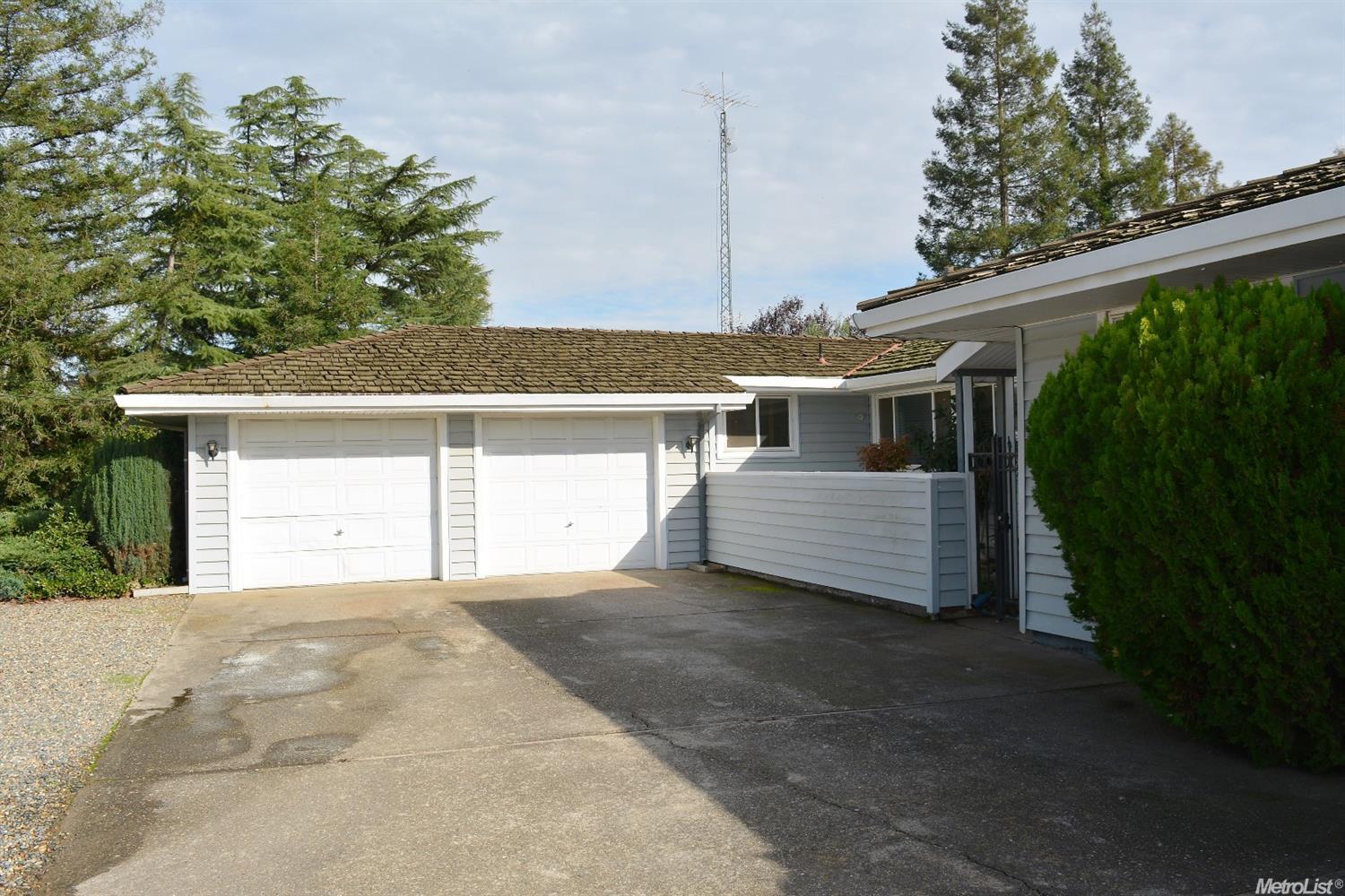 10020 E Comstock Rd, Stockton, CA 95215 photo 2