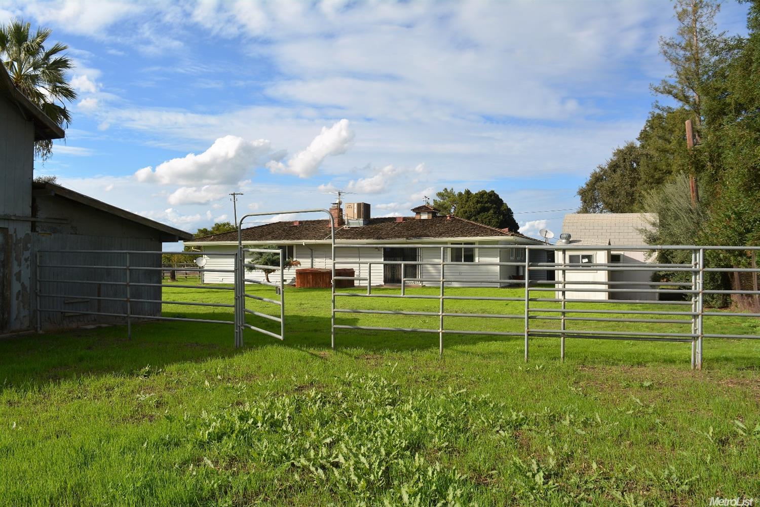 10020 E Comstock Rd, Stockton, CA 95215 photo 16
