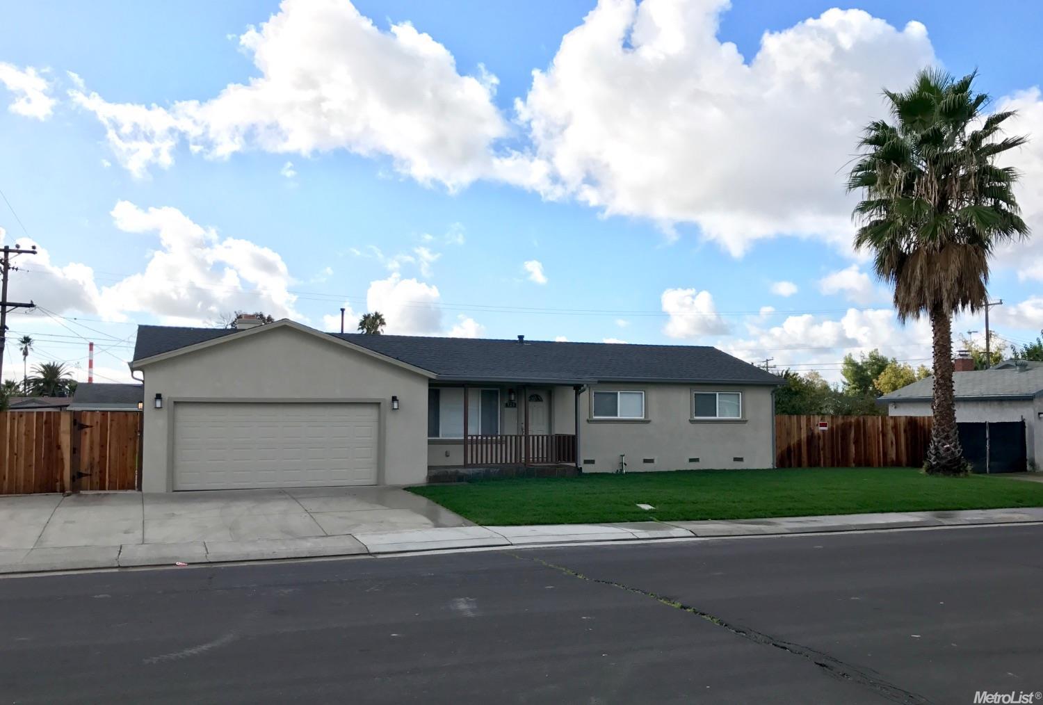 726 Maxwell Ln, Lathrop, CA 95330 photo 1