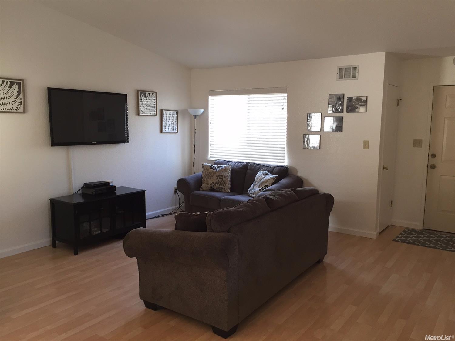 808 Canelli Cir, Modesto, CA 95356 photo 2