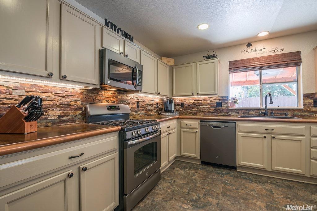 1990 Passages St, Manteca, CA 95336 photo 3