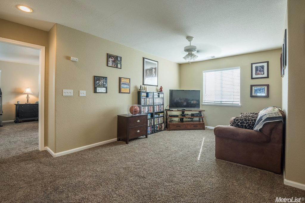 1990 Passages St, Manteca, CA 95336 photo 15
