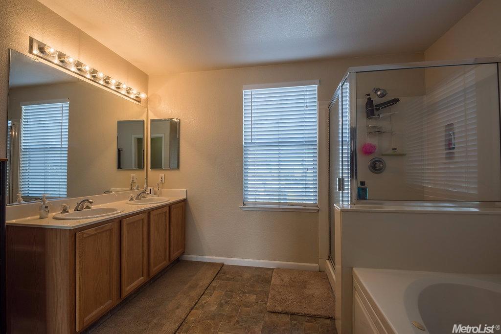1990 Passages St, Manteca, CA 95336 photo 17
