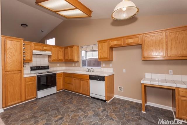 5920 Huntley Ct, Riverbank, CA 95367 photo 2