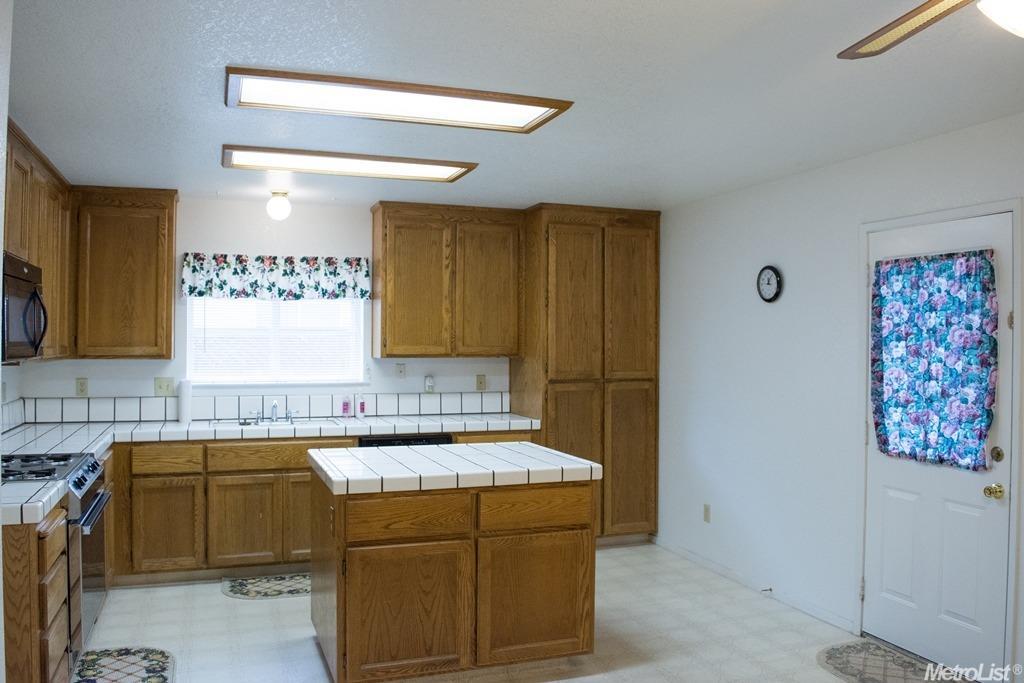 1408 Hackett Rd, Ceres, CA 95307 photo 4
