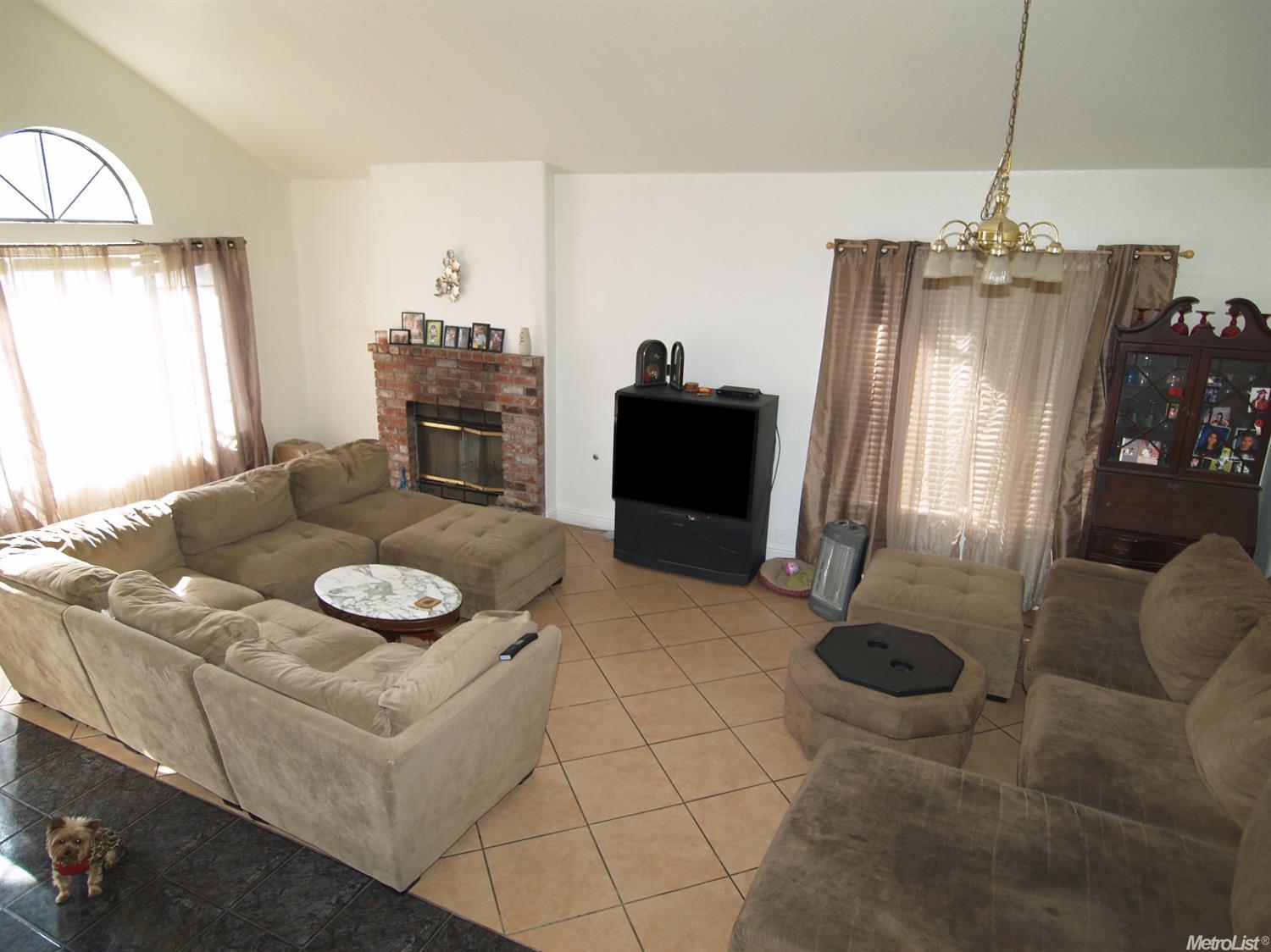 513 Berlin Way, Patterson, CA 95363 photo 5