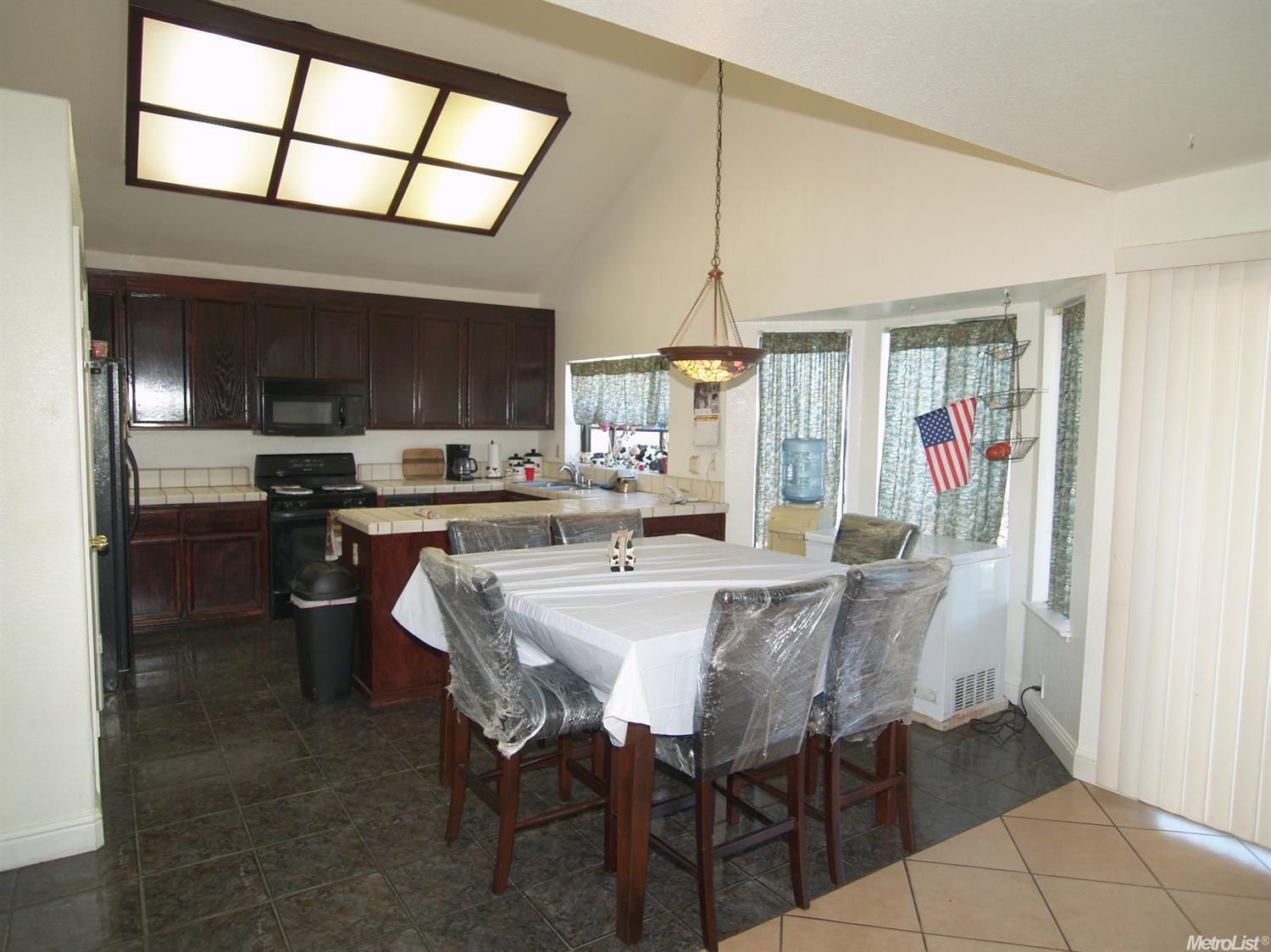 513 Berlin Way, Patterson, CA 95363 photo 8