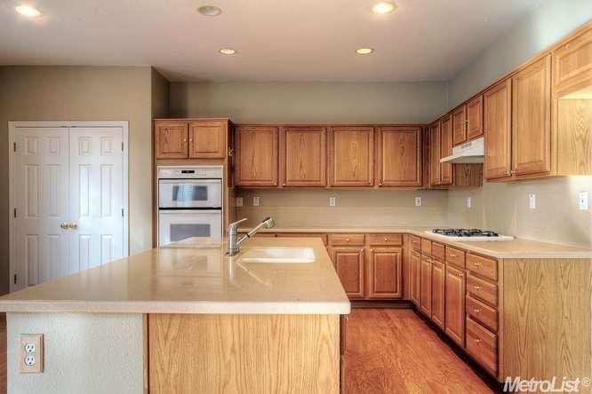 1340 Whispering Wind Dr, Tracy, CA 95377 photo 3