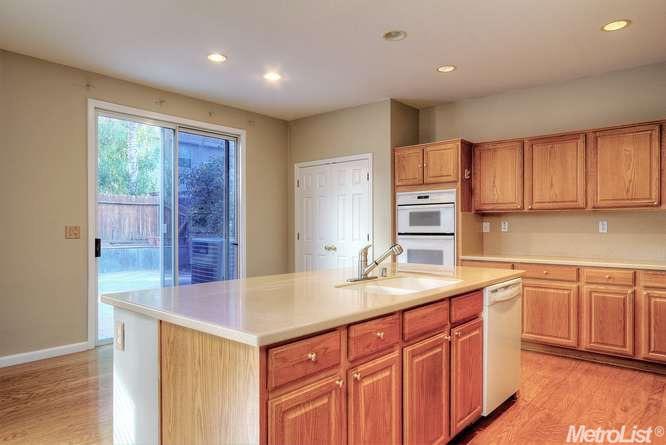 1340 Whispering Wind Dr, Tracy, CA 95377 photo 4