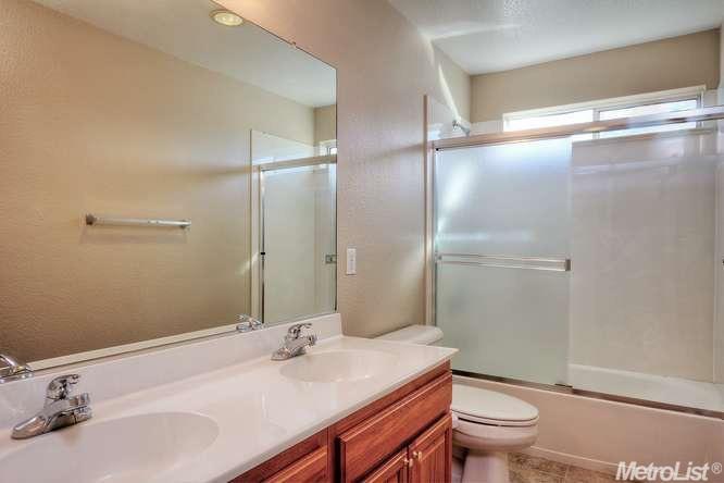 1340 Whispering Wind Dr, Tracy, CA 95377 photo 17