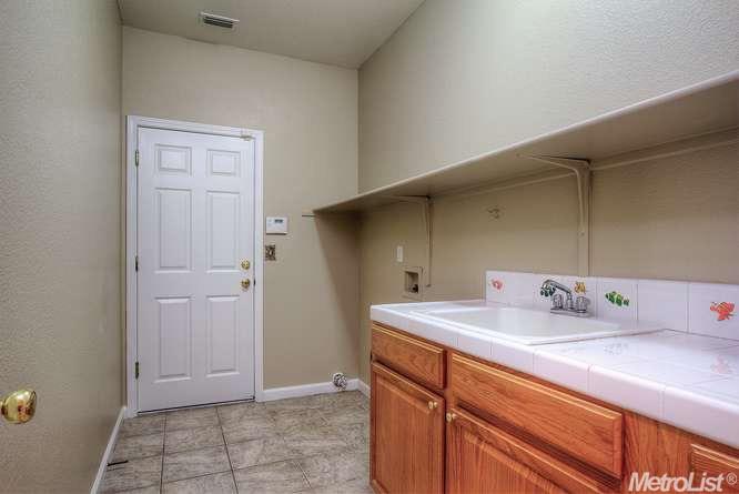 1340 Whispering Wind Dr, Tracy, CA 95377 photo 9