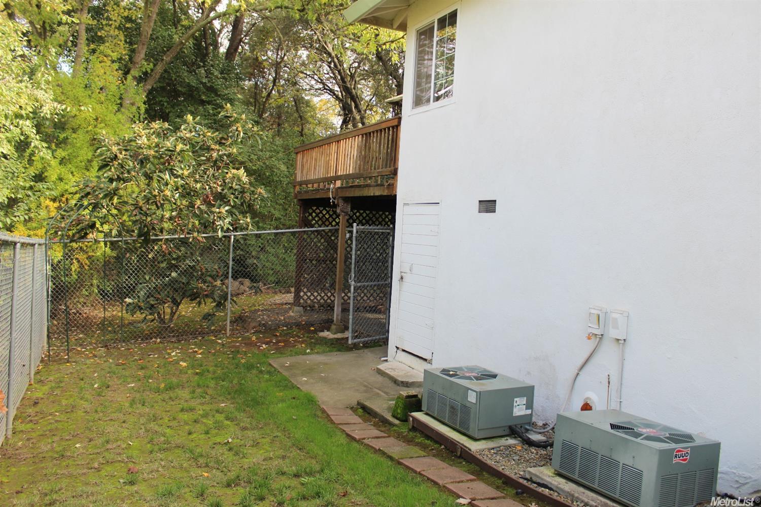 6221 Sutter Ave, Carmichael, CA 95608 photo 9