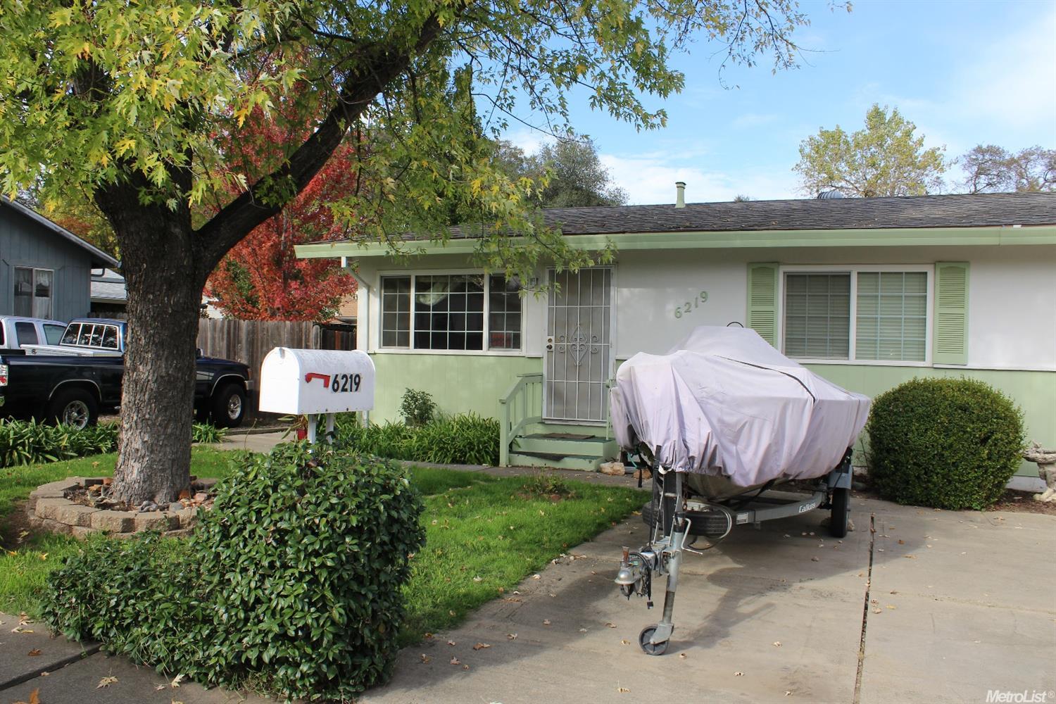 6221 Sutter Ave, Carmichael, CA 95608 photo 2