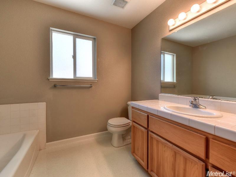 6100 Merry Ln, Carmichael, CA 95608 photo 17