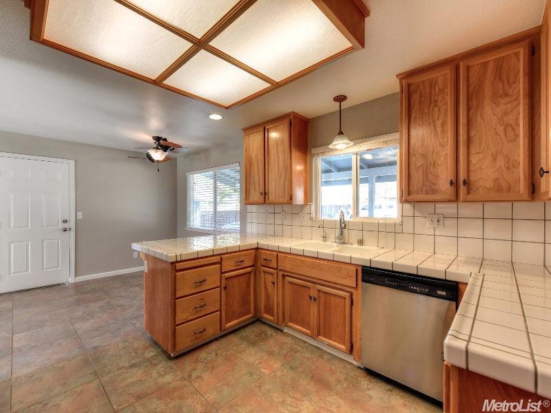 6100 Merry Ln, Carmichael, CA 95608 photo 11