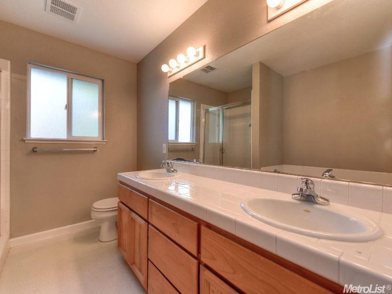 6100 Merry Ln, Carmichael, CA 95608 photo 14
