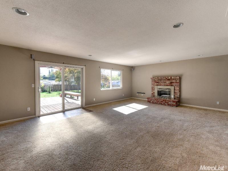 6100 Merry Ln, Carmichael, CA 95608 photo 3