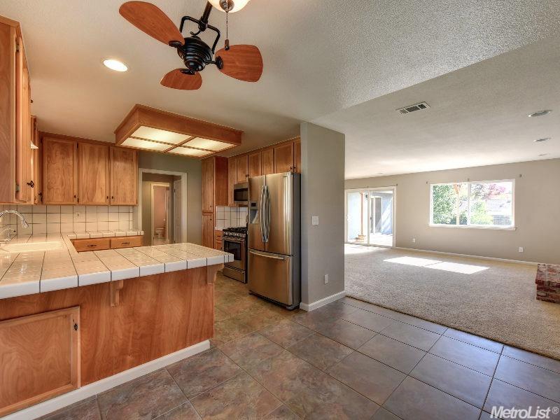 6100 Merry Ln, Carmichael, CA 95608 photo 10