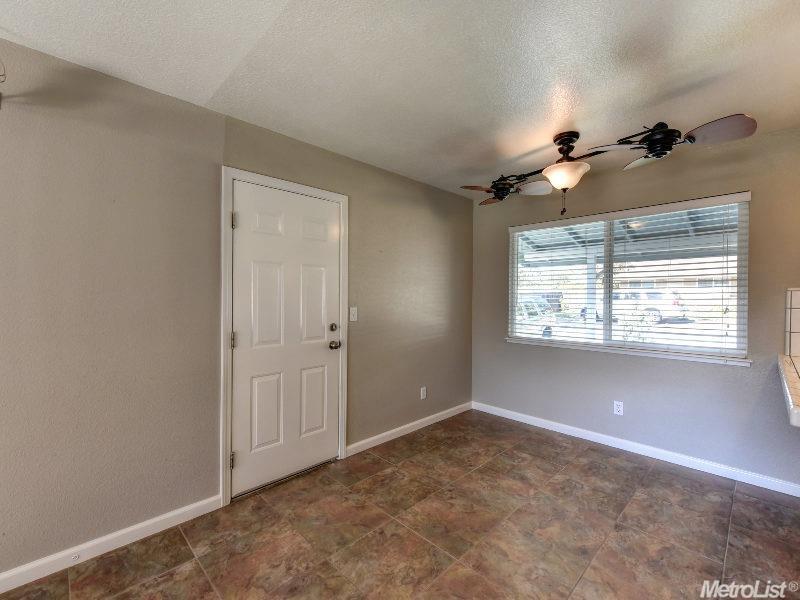 6100 Merry Ln, Carmichael, CA 95608 photo 18