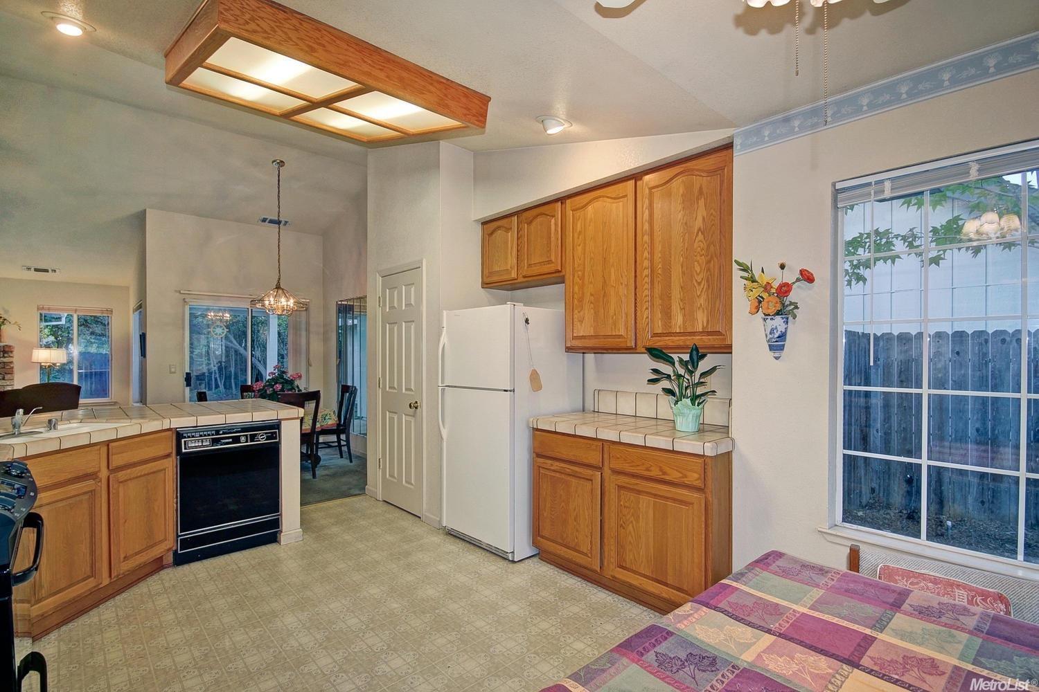 3121 Joellen Ct, Carmichael, CA 95608 photo 9