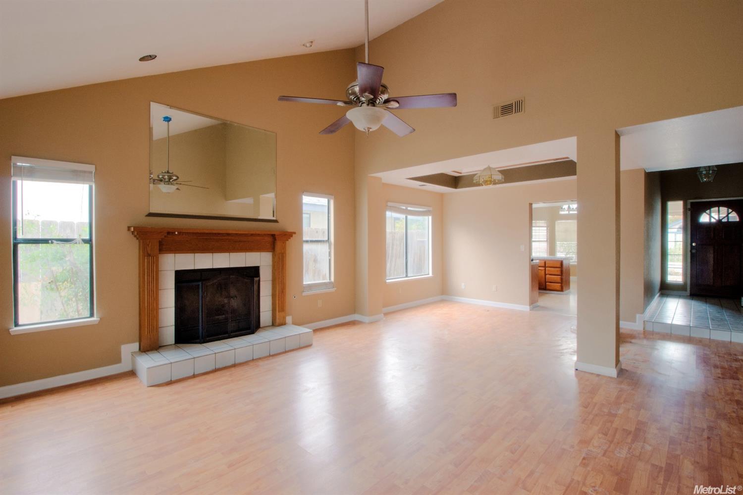 2029 Sheldon Dr, Modesto, CA 95350 photo 2