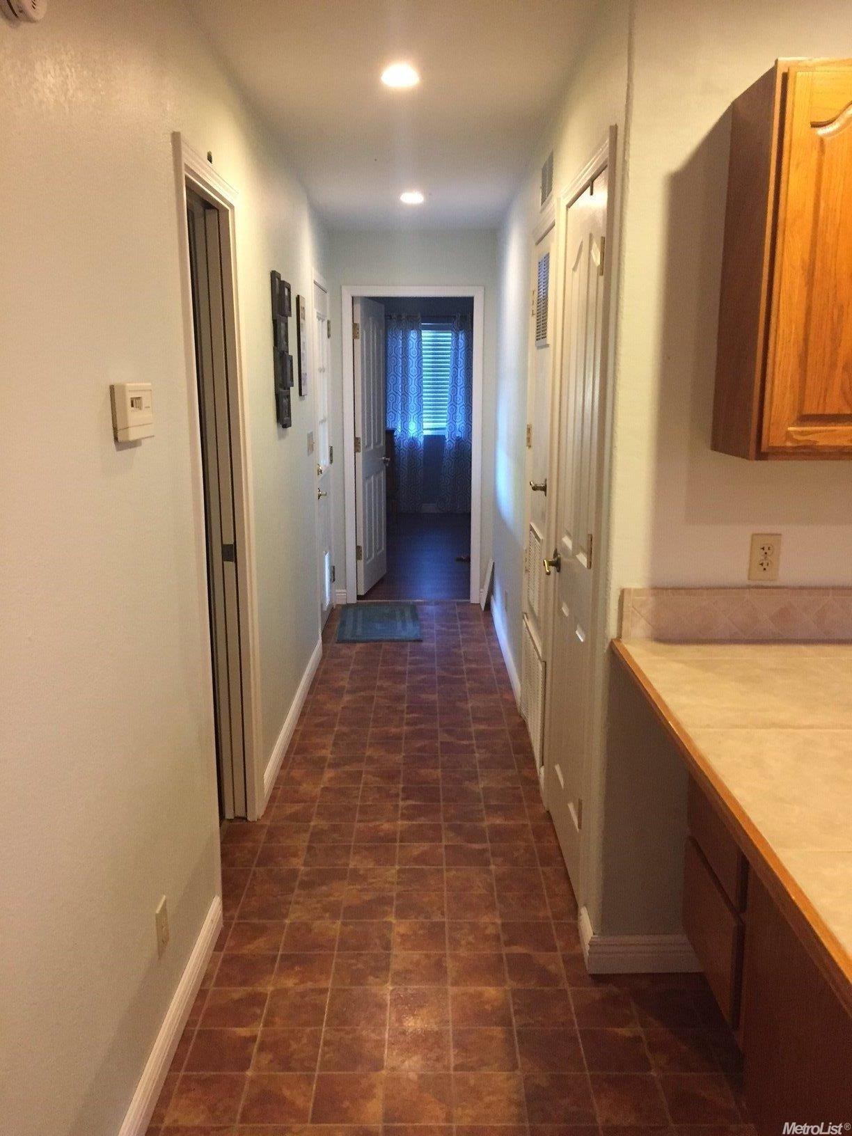 1522 Mitchell Dr, Escalon, CA 95320 photo 4