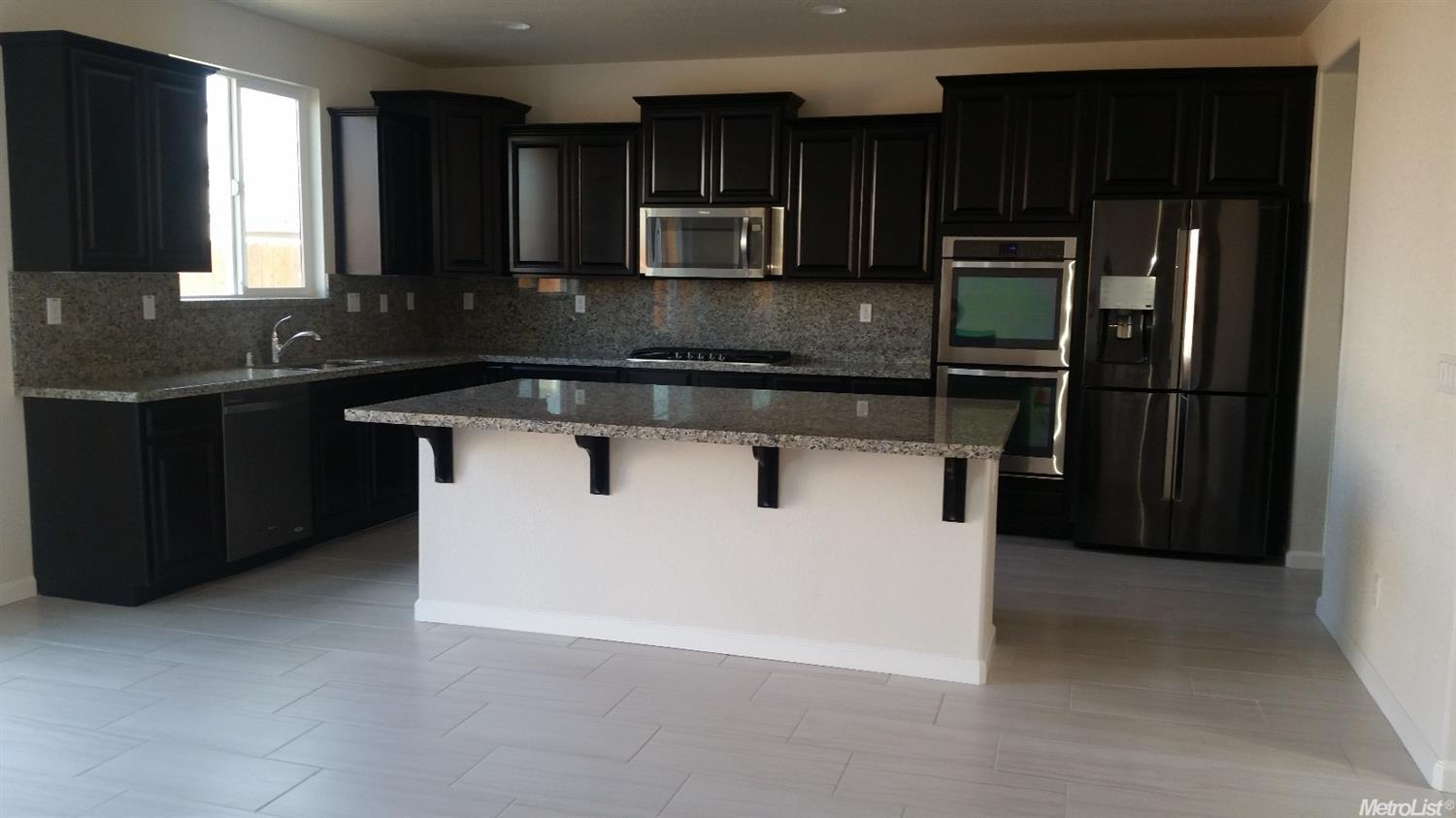 867 Emigrant St, Manteca, CA 95337 photo 4