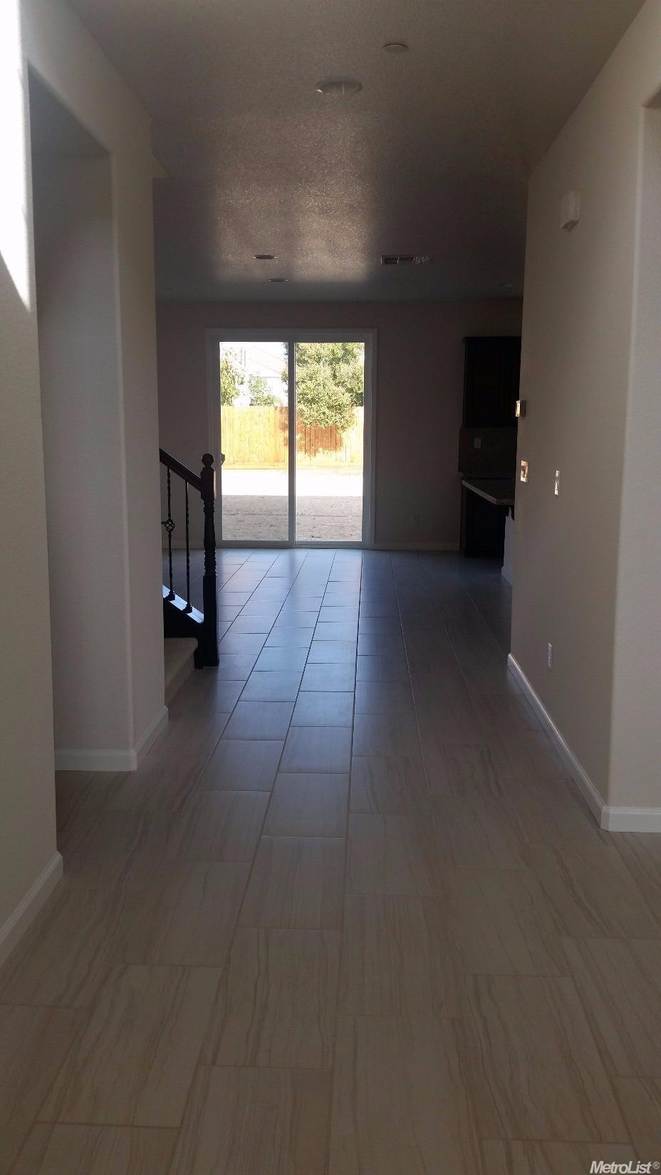 867 Emigrant St, Manteca, CA 95337 photo 3