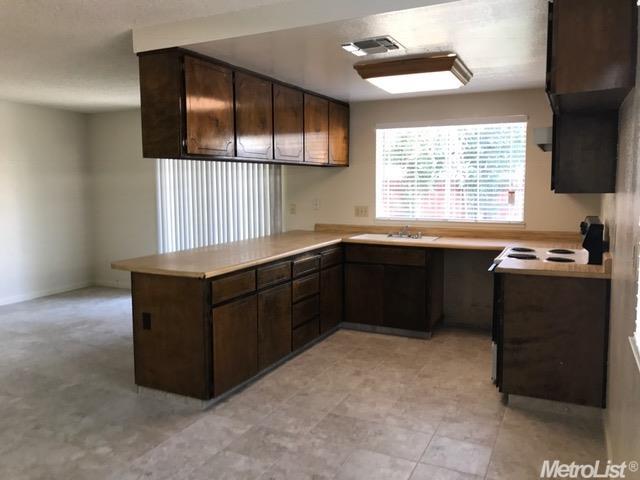 9137 Eaglepoint Ln, Stockton, CA 95210 photo 6
