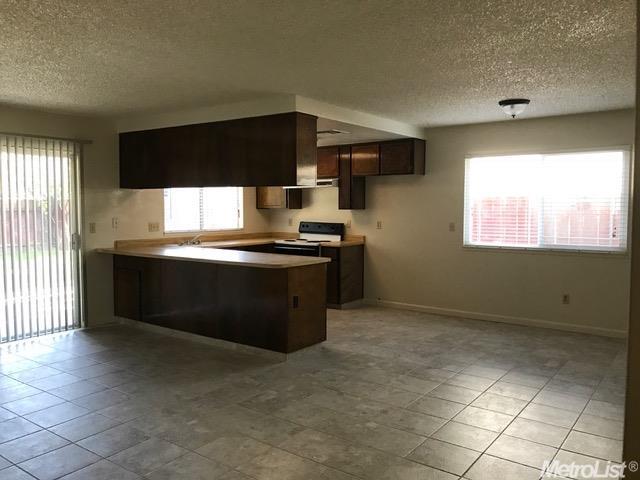 9137 Eaglepoint Ln, Stockton, CA 95210 photo 5