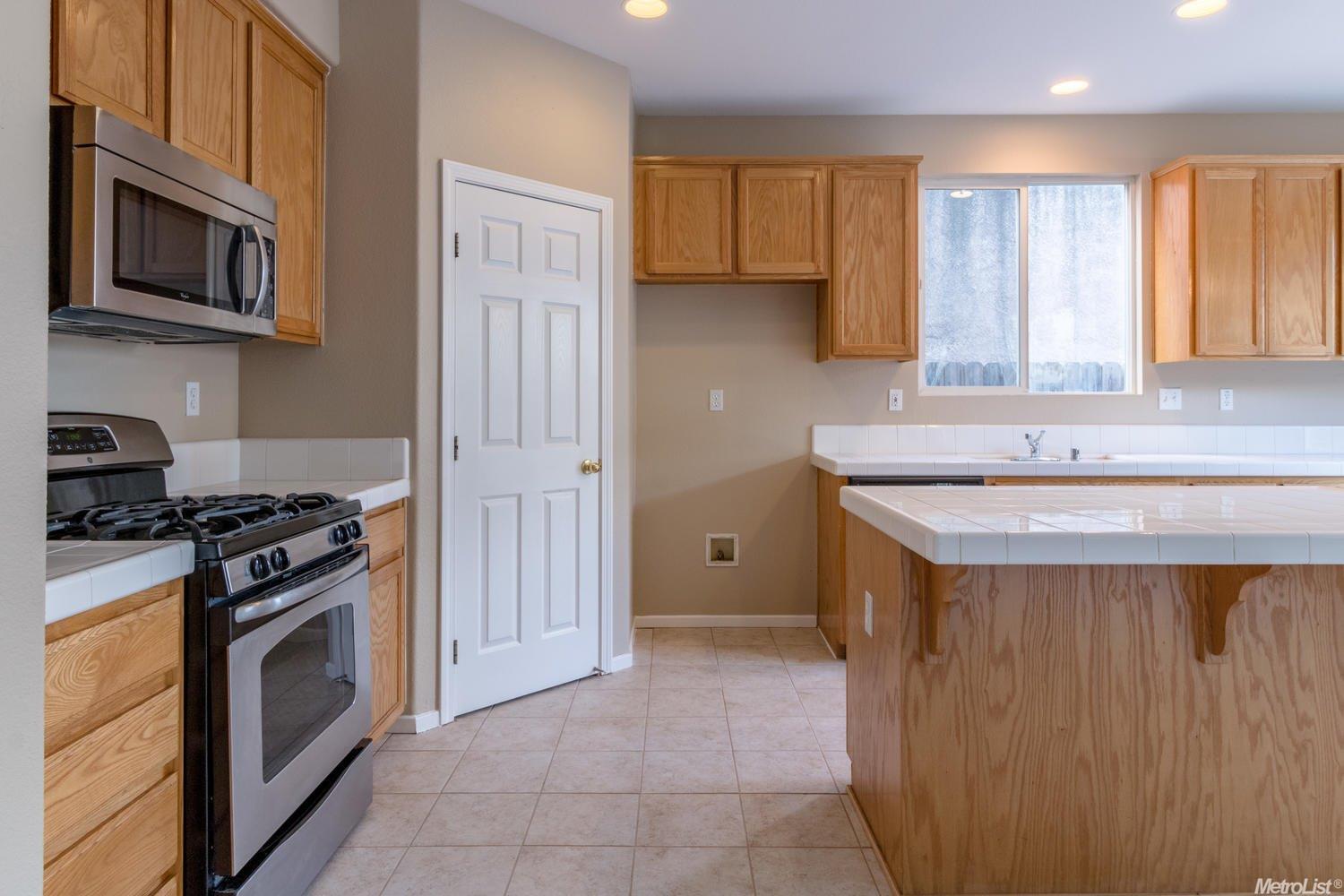 13731 Redstone St, Lathrop, CA 95330 photo 7