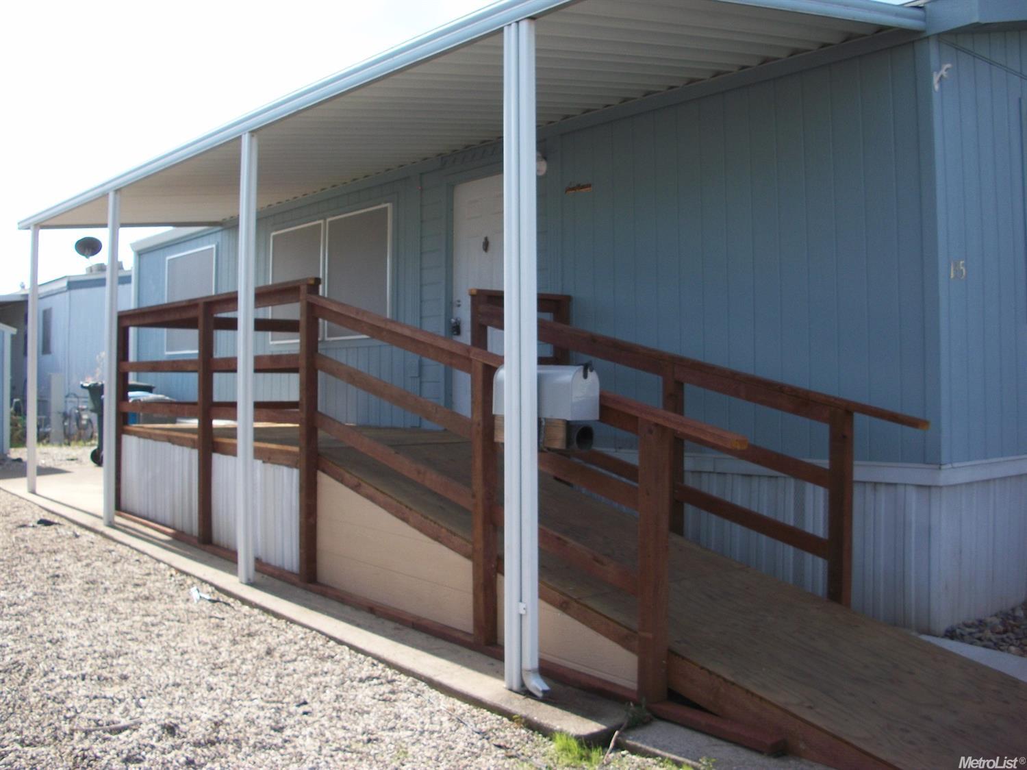 135 Via Flora, Olivehurst, CA 95961 photo 2