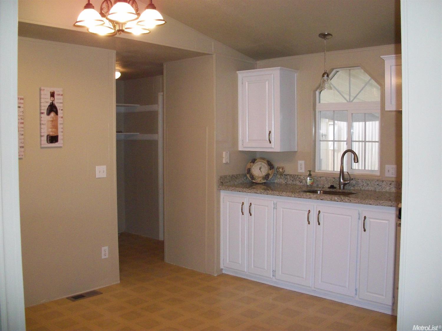 135 Via Flora, Olivehurst, CA 95961 photo 8