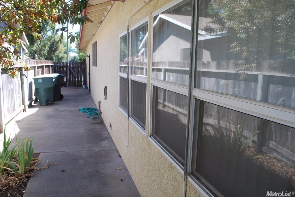 1925 E Orangeburg Ave, Modesto, CA 95355 photo 3
