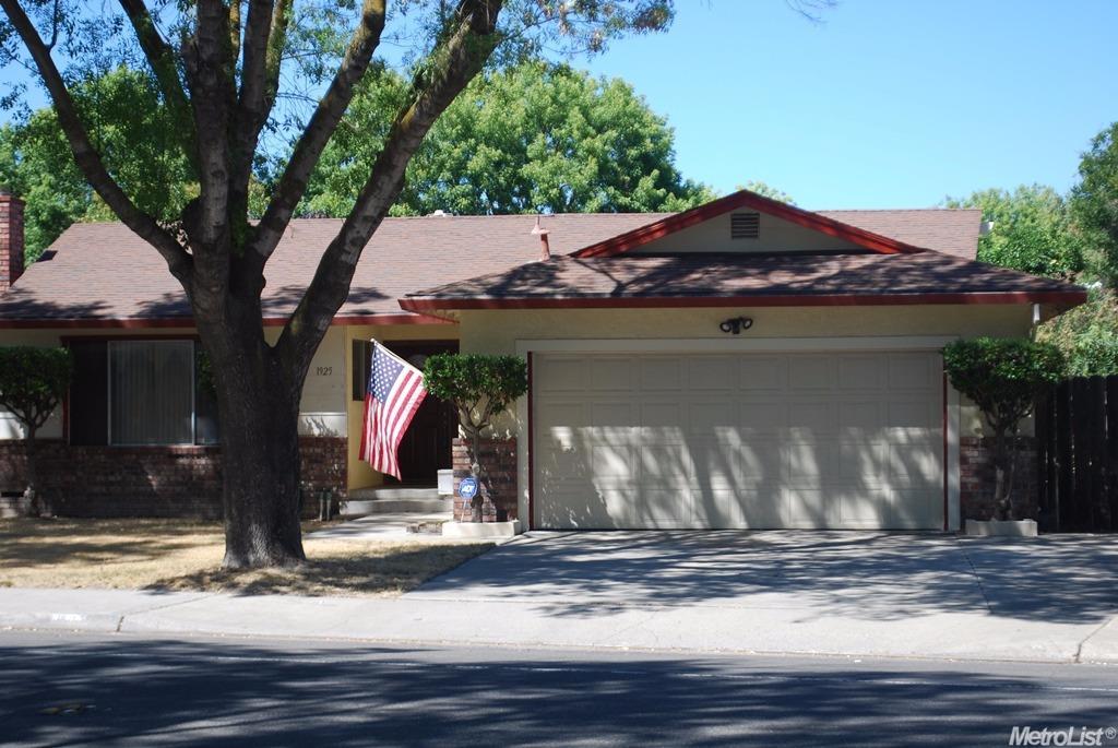 1925 E Orangeburg Ave, Modesto, CA 95355 photo 1