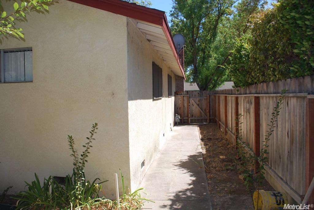 1925 E Orangeburg Ave, Modesto, CA 95355 photo 6