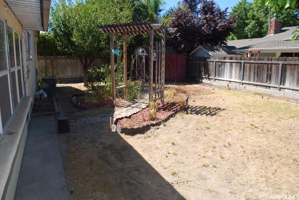 1925 E Orangeburg Ave, Modesto, CA 95355 photo 4