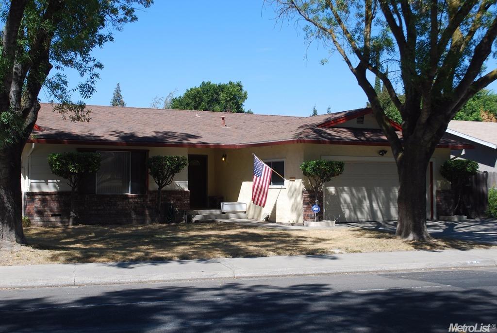 1925 E Orangeburg Ave, Modesto, CA 95355 photo 2