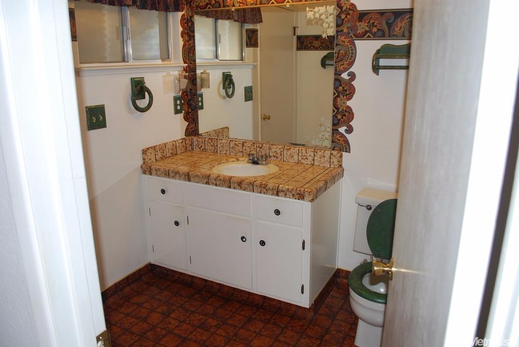 1925 E Orangeburg Ave, Modesto, CA 95355 photo 16