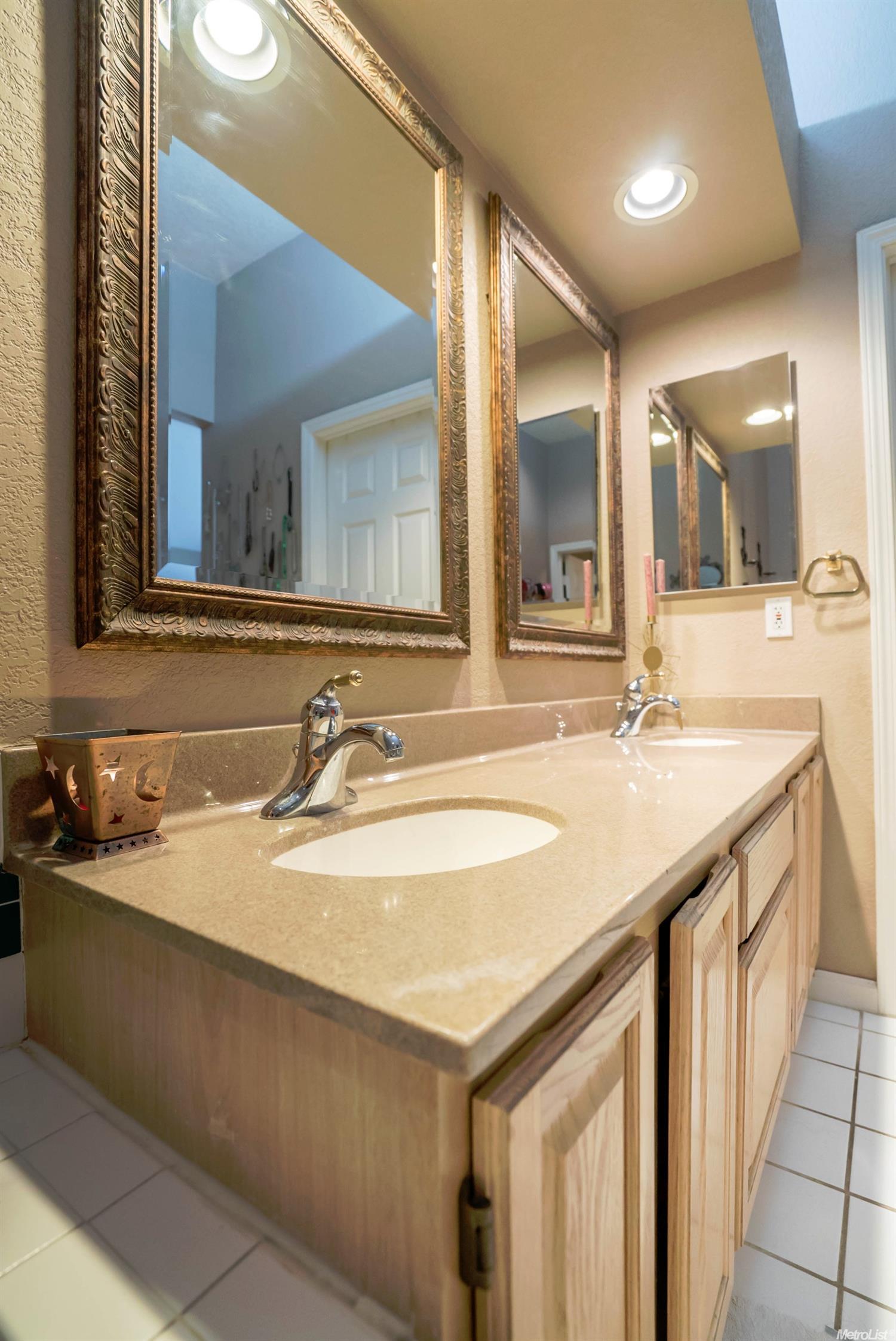 8512 Journeys End Ct, Antelope, CA 95843 photo 27