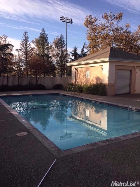 1052 Greene Ter, Davis, CA 95618 photo 2