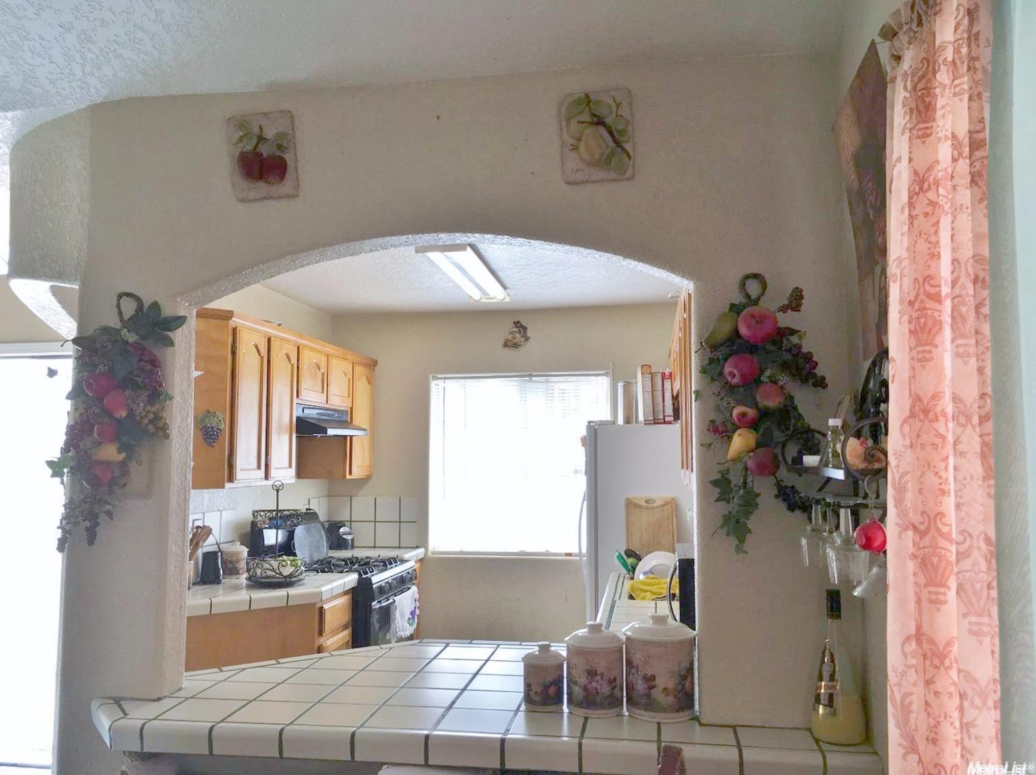 1327 Nadine Ave, Modesto, CA 95351 photo 2