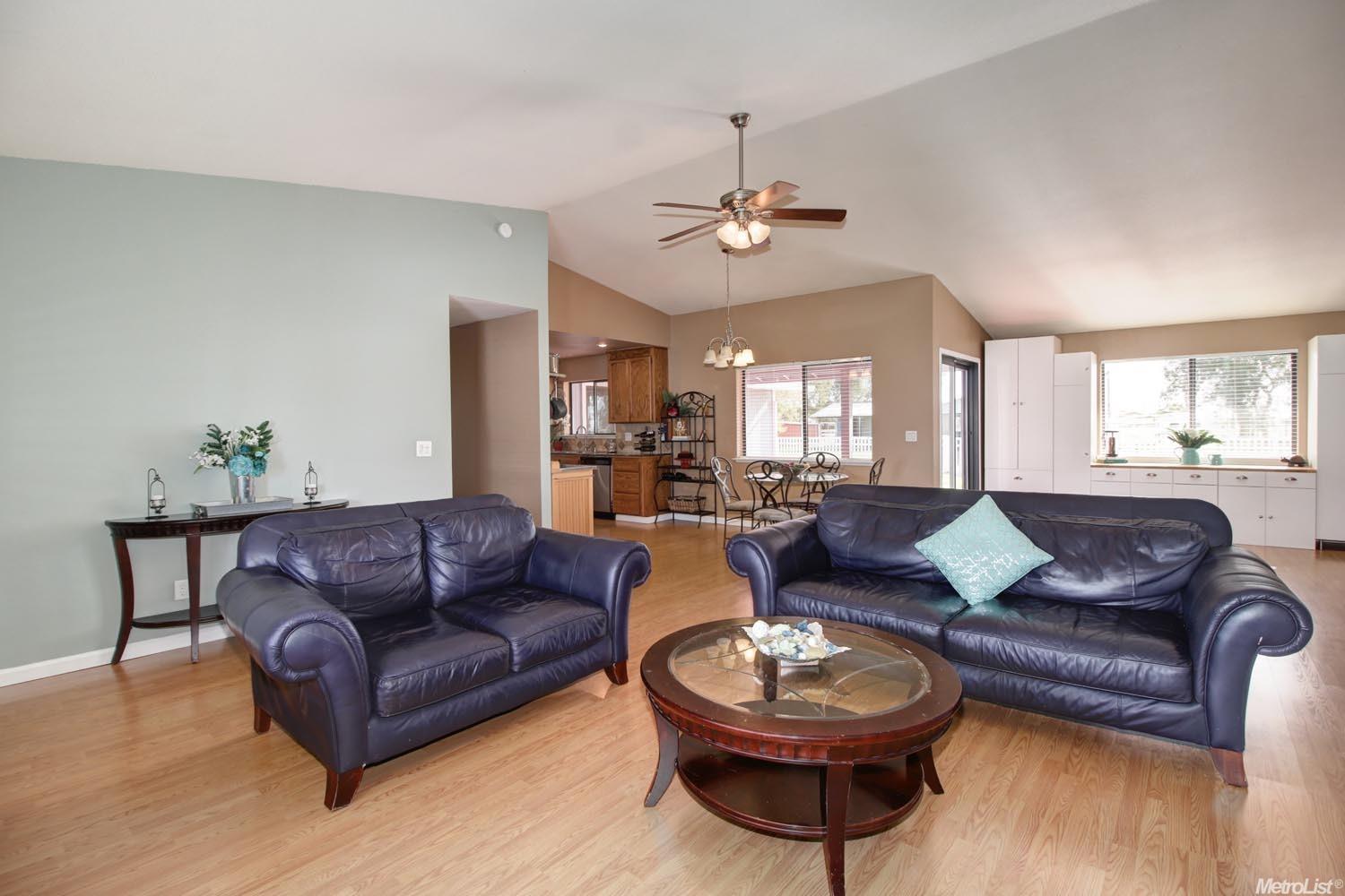 10501 Lowell St, Elverta, CA 95626 photo 4