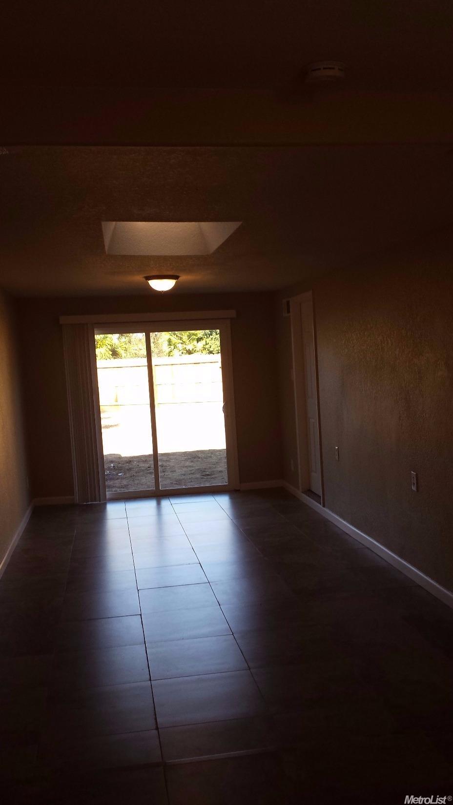 2437 Riverdale, Modesto, CA 95358 photo 4