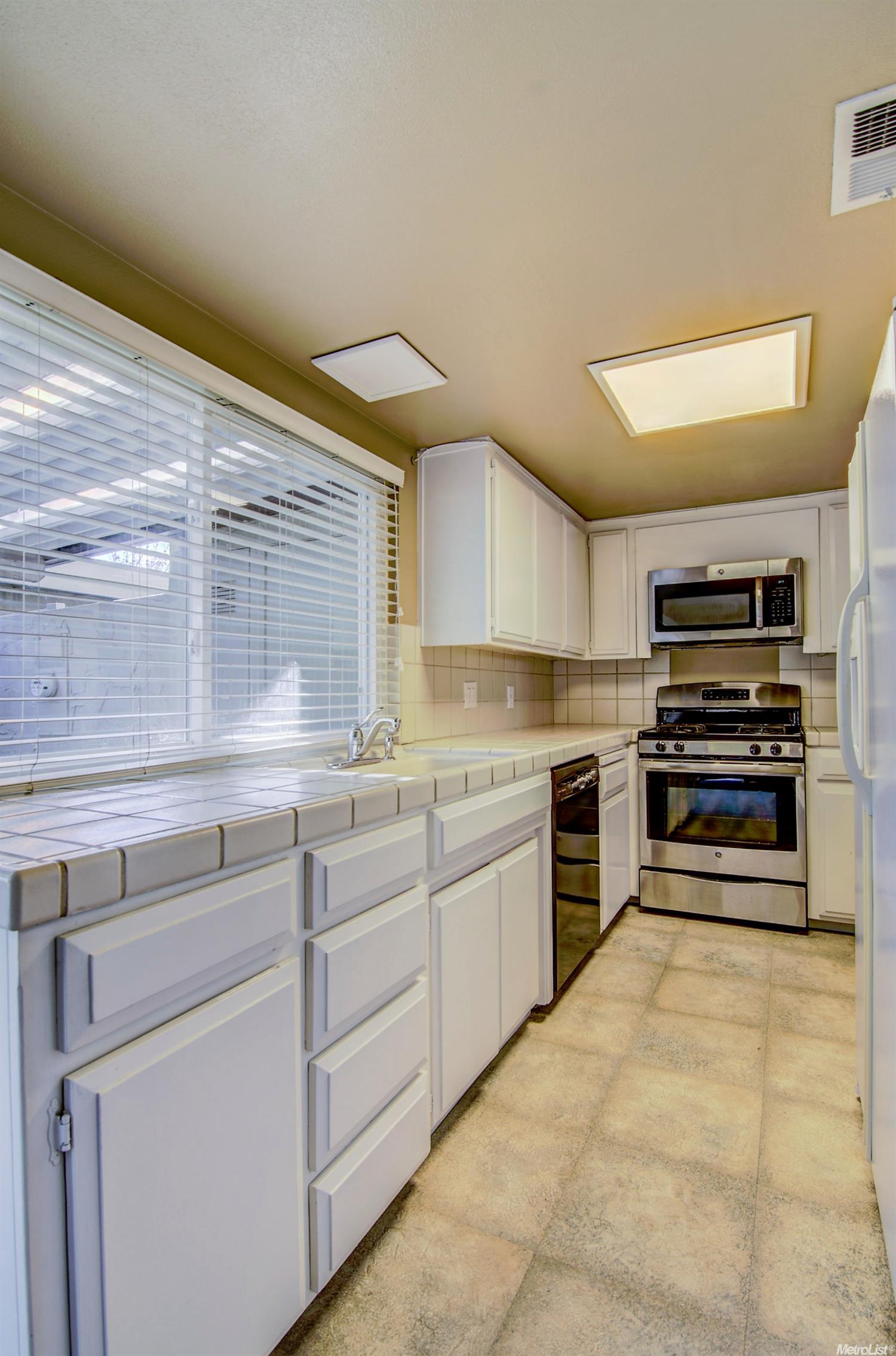 2352 Via Camino Ave, Carmichael, CA 95608 photo 4