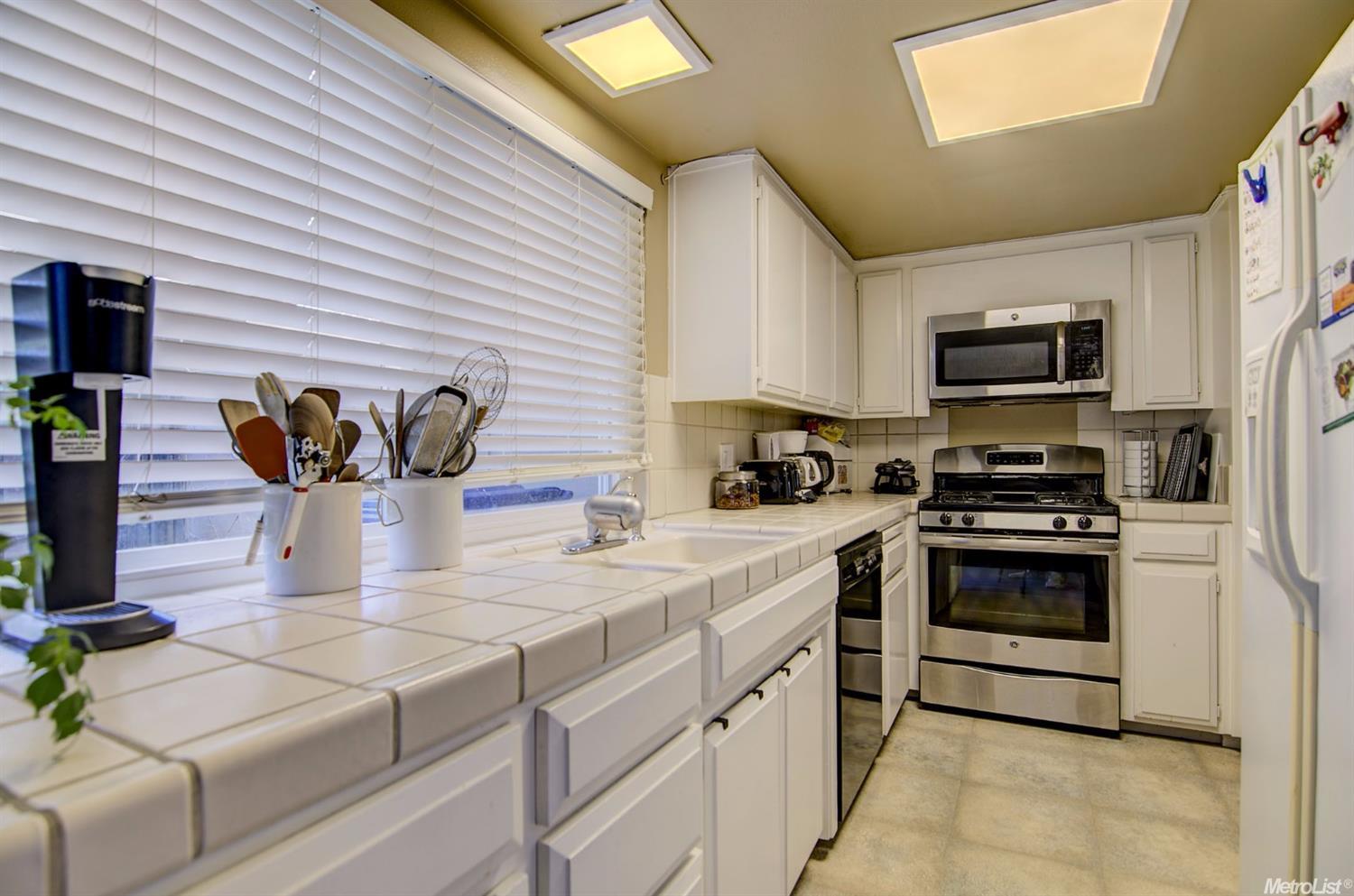 2352 Via Camino Ave, Carmichael, CA 95608 photo 2