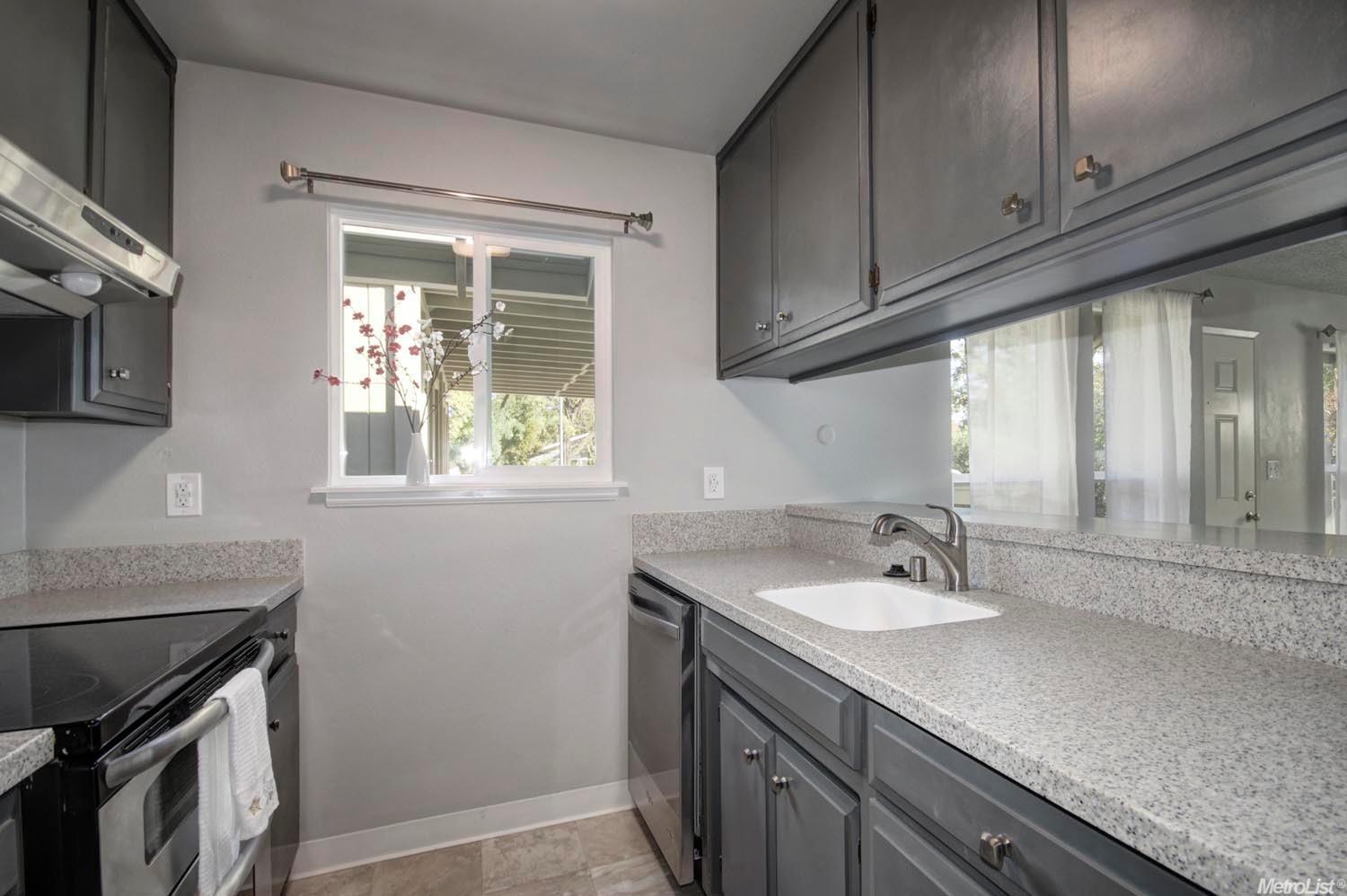 1015 Bienville St, Davis, CA 95616 photo 8