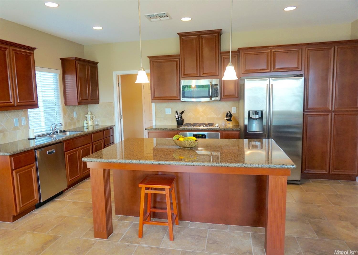 1499 Sereno Dr, Manteca, CA 95337 photo 2