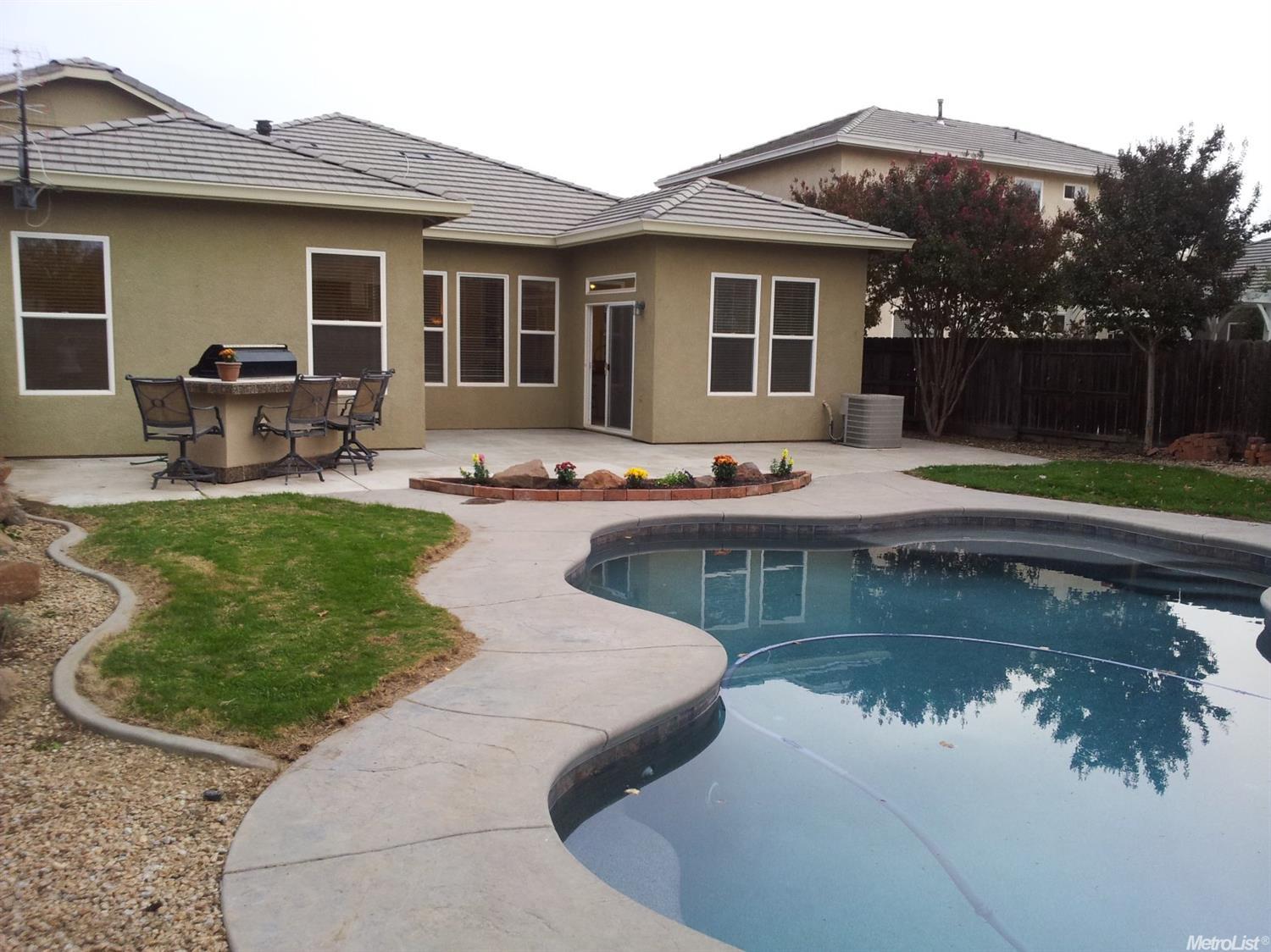 3900 Crescendo Ln, Modesto, CA 95355 photo 2